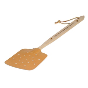 Wooden fly swatter with engraving motif Mac...