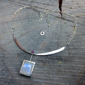 Modern sterling silver pendant with moonstone and garnet, (MD257)