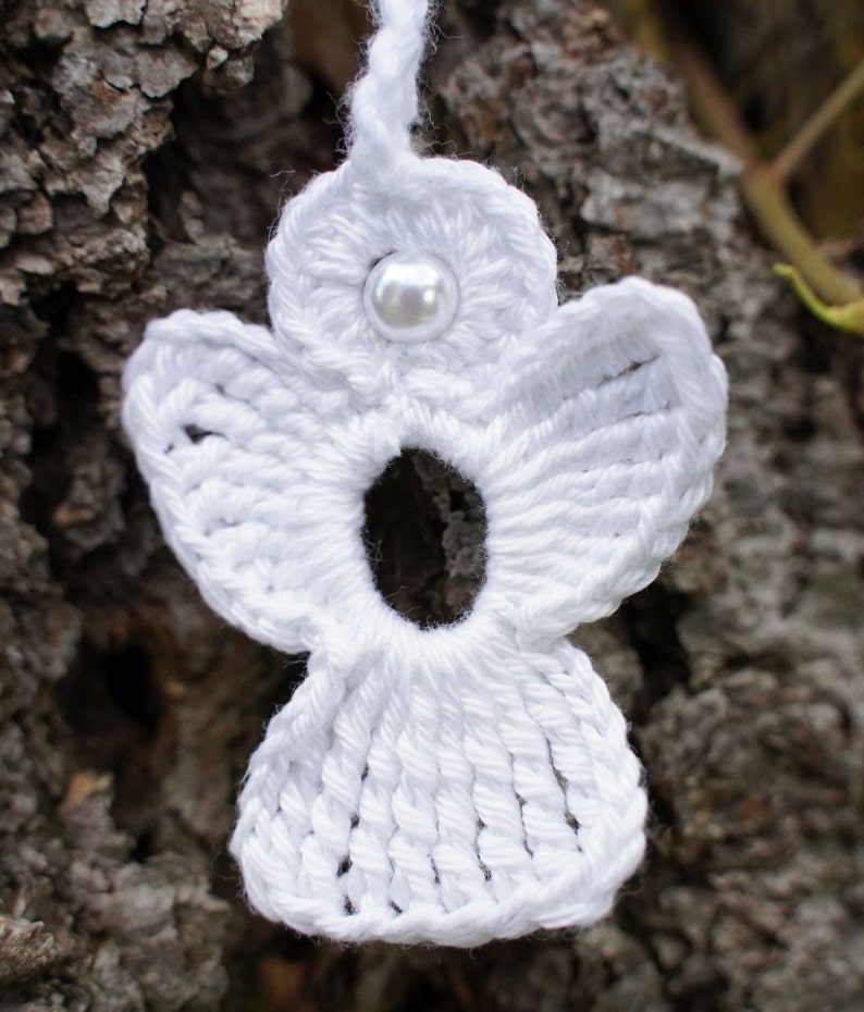 2 crochet Angel Charms white image 3