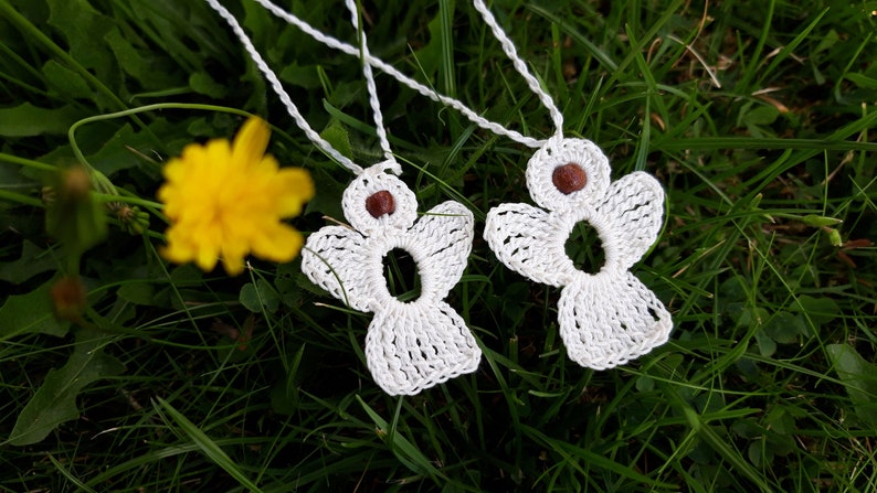 2 crochet Angel Charms, ecru zdjęcie 1