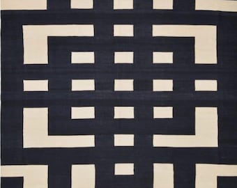 Black and White Kilim Rug: Contemporary Flatweave Area Rug