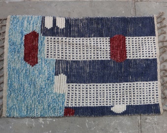 Blue & White Wool Moroccan Rug: Hand-Knotted Berber Style