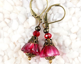 kleine Ohrringe, Ohrringe hängend, Tropfen Ohrringe, Ohrringe pink hängend, Geschenk für Mädchen, Ohrringe rosa, Ohrringe Mädchen