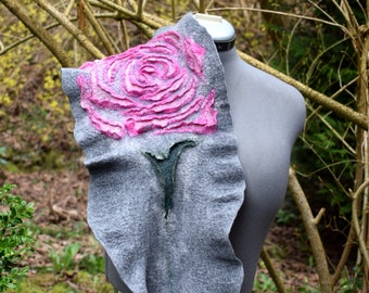 Écharpe en laine feutrée  Écharpe Rose en relief  Écharpe col avec grande fleur Écharpe grise  femme Idée cadeau felt wool scarf