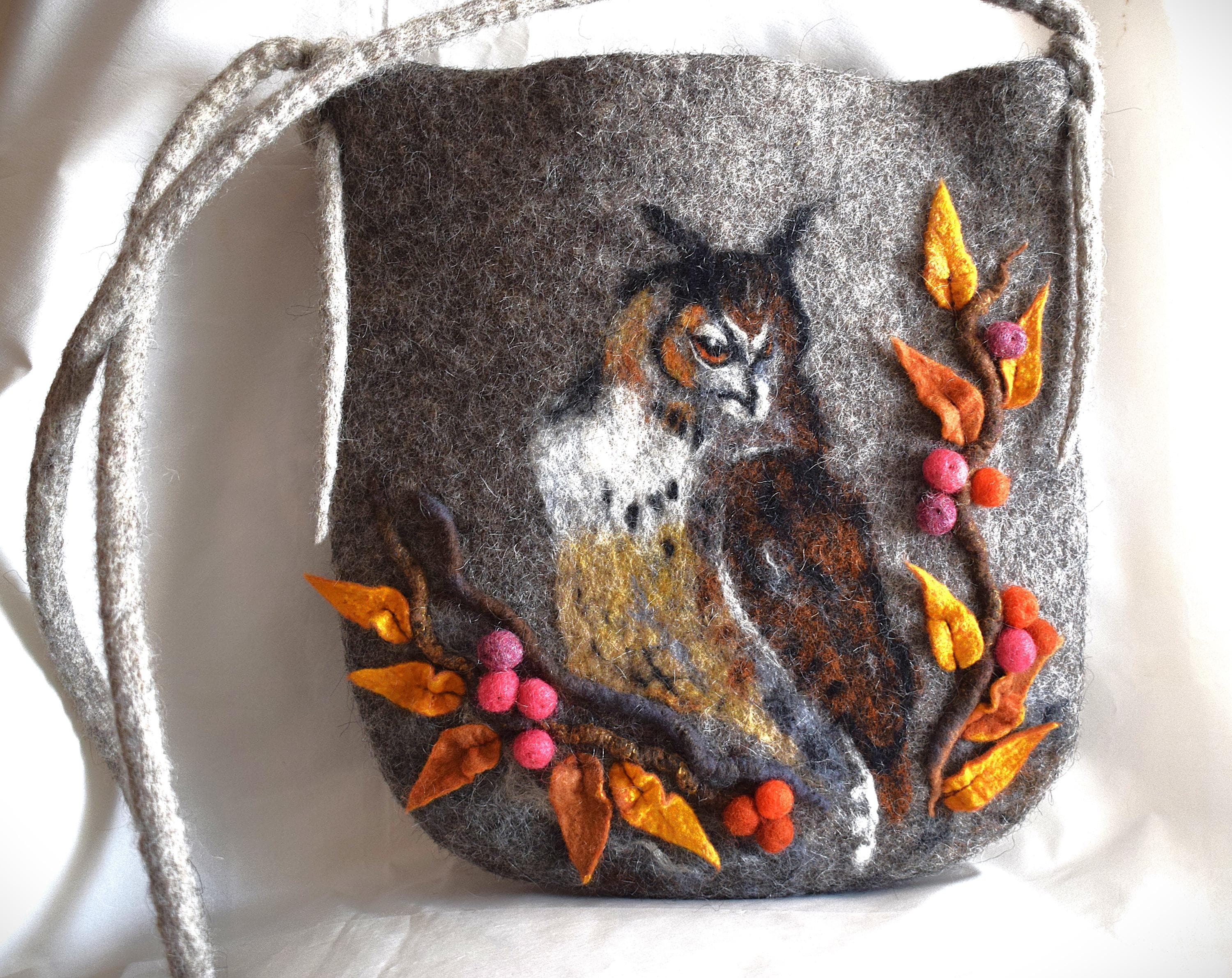 Sac Hibou en laine feutr&eacute;e  sac artisanal avec oiseau