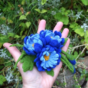 Brooch Felted wool flowers Blue flower brooch Merino brooch Gift idea Brooch felted wool Flowers