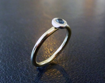 zierlicher Ring mit Blautopas