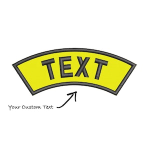 Może przedstawiać: Żółty łukowaty naszywka z czarnym obramowaniem i napisem "TEKST" czarnymi literami. Tekst ma być zastąpiony tekstem niestandardowym.