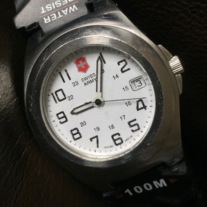 Swiss Army Victorinox Mens 1999 Vintage Swiss Quartz