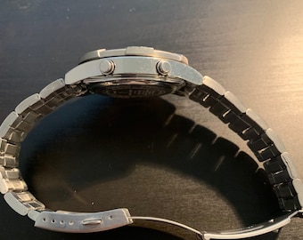 Vintage Casio Alarm z ceptorem fali atomowej 4756 WVQ 142A - Main Image