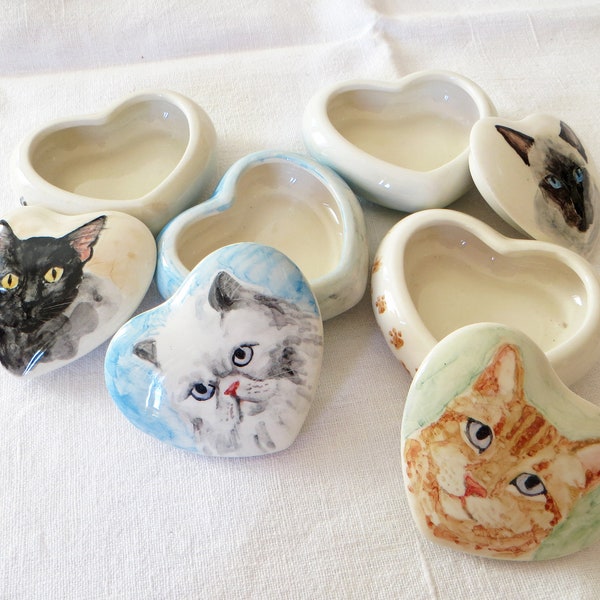 Boîte à bijoux en poterie personnalisée OOAK, portrait de chat sur mesure, art animalier italien, cercueil en céramique peint à la main, oeuvre d'art commémorative sur commande, amoureux des chats