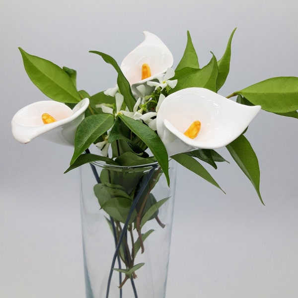 3 lys calla en céramique blanche, cadeau pour elle, fleurs à longue tige