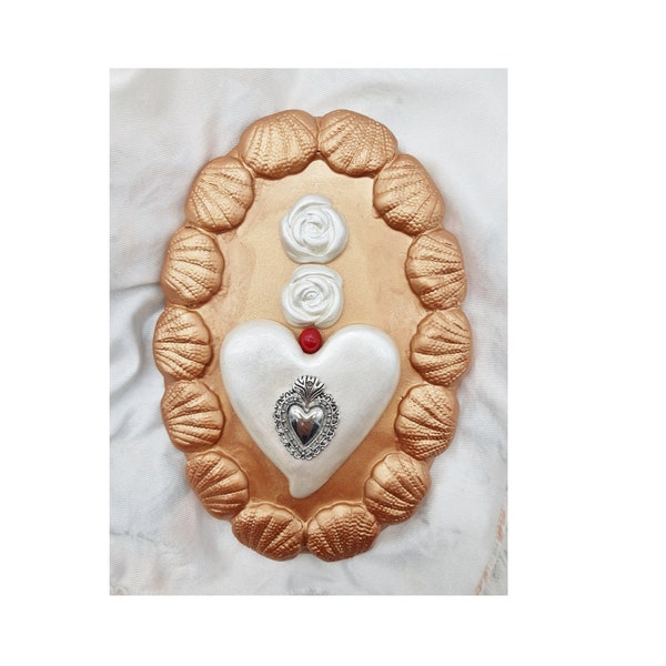 Cuore sacro, ex voto in ceramica, cuore da appendere, regalo per lei, promessa d'amore, cuore impreziosito da perlina rossa centrale