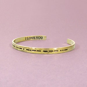 Pulseira com estampa de código Morse Eu te amo
