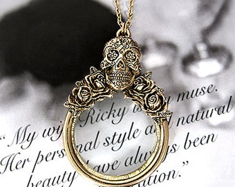 Collana con ciondolo a forma di lente d'ingrandimento con teschio del Giorno dei Morti, 6 volte più 3 pollici