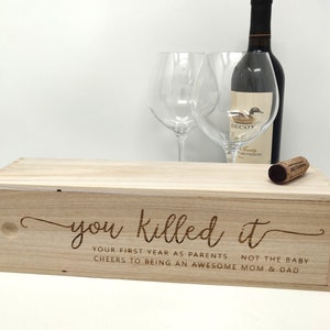 Cadeau de boîte à vin pour parents pour le premier bébé