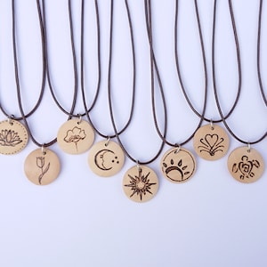 Customised wood burned necklace, custom wooden pendant, natural boho jewellery, handmade pyrography gift, wood burning medal, gift for her