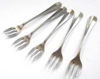 5 pieces old cake forks