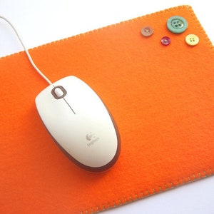 Mousepad mit Knöpfen, orange / grün Bild 1