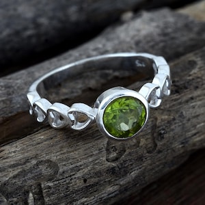 Natural Peridot Ring, Green Stone Ring, Sterling Silver Minimalist Jewelry, Stackable Ring for Girls, Dainty Ring for Women, Gift for Wife