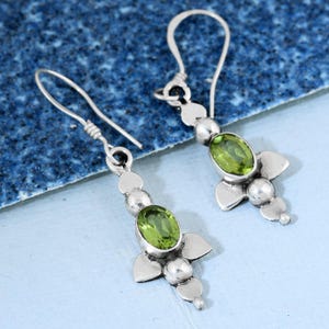 Peridot Gemstone Silver Earrings Jewelry – Green Crystal Dangle Earrings – August Birthstone Jewelry – Boho Chic Gift for Her –Birthday Gift