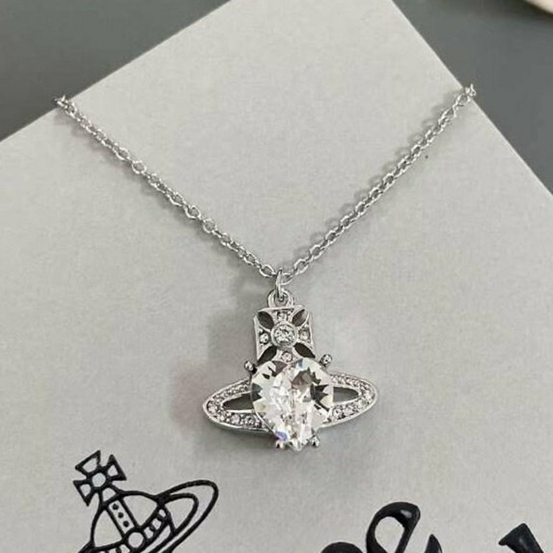 正品出售】Vivienne Westwood ARIELLA PENDANT NECKLACE 吊墜黃銅水晶項鍊, 名牌, 飾物及配件-  Carousell