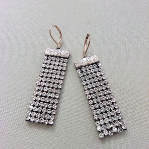 Vintage mesh earrings in Crystal White, clasp closure, antique silver, refined with Swarovski® Mesh crystals, art deco jewelry style