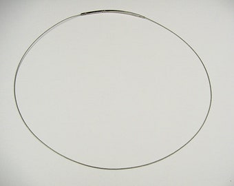 Feiner Edelstahlhalsreif, Ø 0,54mm, 1 reihig, schmaler Schiebeverschluss, Seilcollier für viele Anhänger und Perlen, viele Längen.