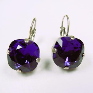 Orecchini a bottone in argento sterling con ametista viola