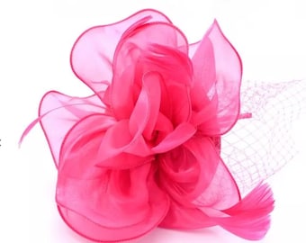 Fascinator auf einem Alicereif, Hochzeit, Pferderennen, Kentucky Derby, Ladies Day, Ascot