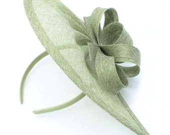 Grand bibi vert sauge avec aliceband, chapeau de mariage, bibi lavallière, bibi vert Kentucky derby cheveux de mariée chapeau de jour pour femme vert