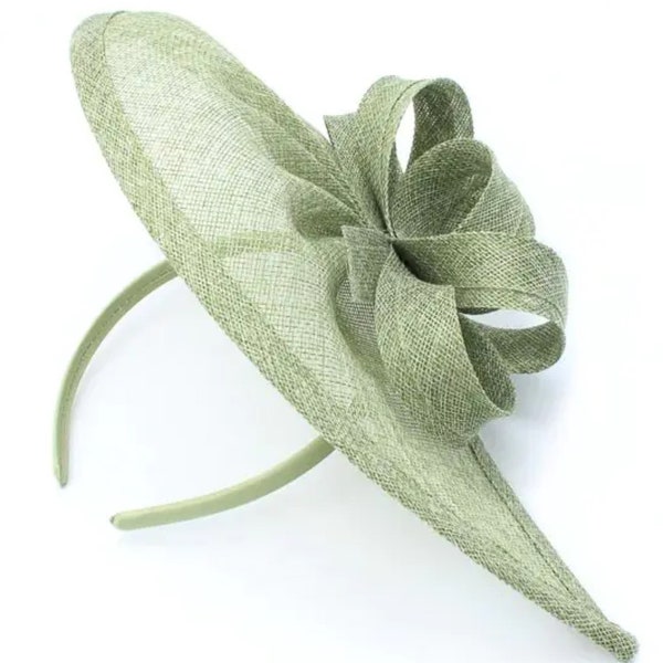 Grand bibi vert sauge avec aliceband, chapeau de mariage, bibi Ascot, bibi vert, derby du Kentucky, cheveux de mariée, chapeau de fête pour femme