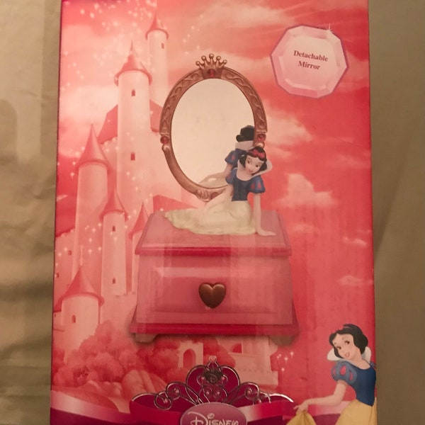 Snow White jewelry box with detachable mirror