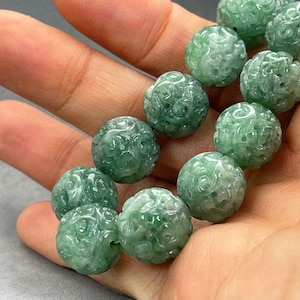 Jade Schnitzerei: Eine handgeschnitzte natürliche Farbe grüne Jadeit Perle, apfelgrüne Jade natürliche Farbe Fei cui Perle, himmlisch