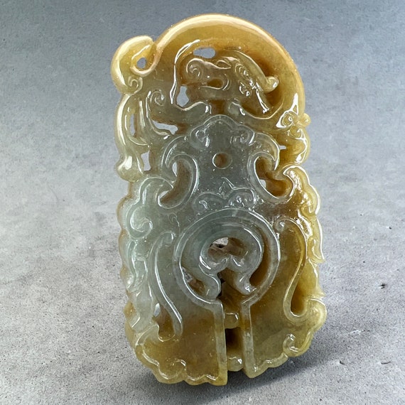 Estate Sale: Vintage Hand carved Jadeite pendant … - image 4