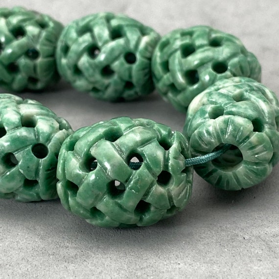 Bead Bar by Artrade: One(1) Vintage Hand carved g… - image 2
