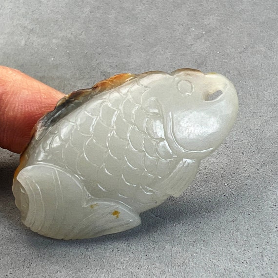 Nephrite jade carving: One(1) hand carved nephrit… - image 2