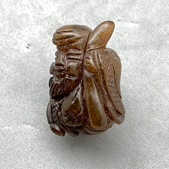 1 Vintage Hand carved brown jade charm of god of … - image 5