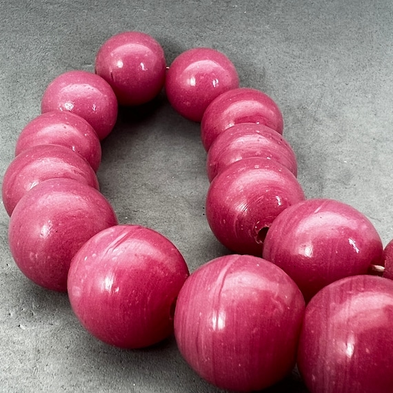 Vintage Peking glass beads, pink monochrome, cream, artisan bead, vintage  glass bead, hand made