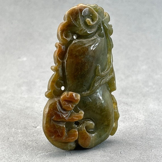 One hand carved jadeite pendant, vintage jadeite … - image 1