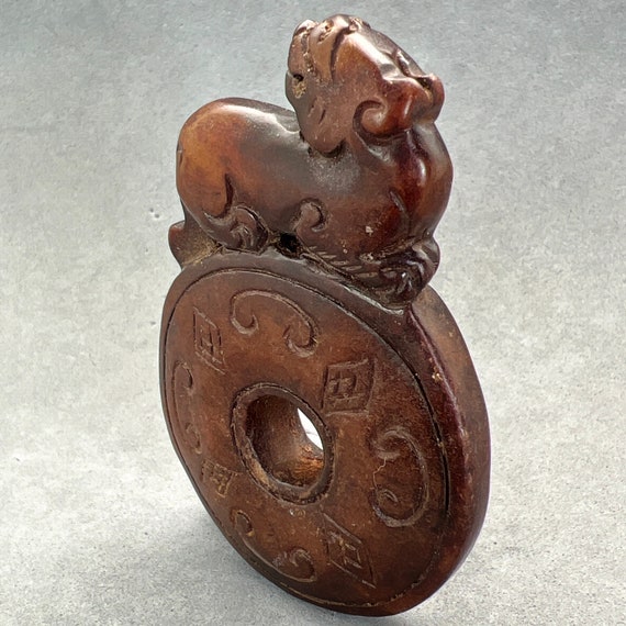 Nephrite jade carving: One(1) hand carved nephrit… - image 2