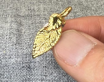 24K Gold dipped leaf pendant, genuine leaf pendant, gold leaf pendant, beautiful gold dipped hemp leaf pendant, small leaf charm