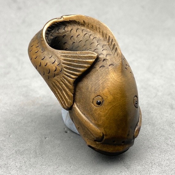 時代提げ物　唐木紫檀彫刻　鶴魚　置物　根付　C　R9308 時代提げ物 唐木紫檀彫刻 鶴魚 置物 根付 C R9308