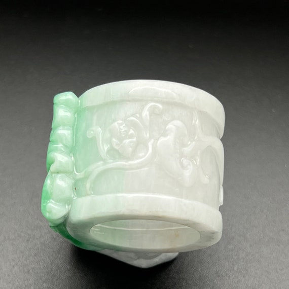 Estate Sales: Jadeite ring carved with bats and b… - image 6