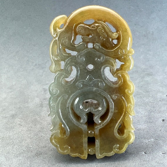Estate Sale: Vintage Hand carved Jadeite pendant … - image 3