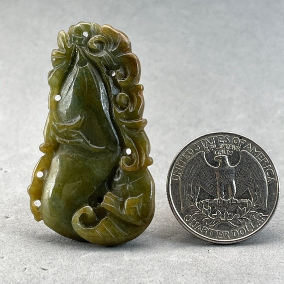 One hand carved jadeite pendant, vintage jadeite … - image 6