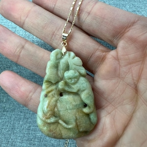 Estate Sale: Vintage Hand carved Jadeite pendant of monkey and peach, year of the monkey, longevity, vintage monkey charm, JVHKLE1006