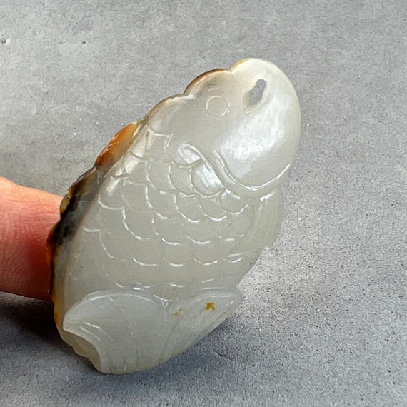 Nephrite jade carving: One(1) hand carved nephrit… - image 5