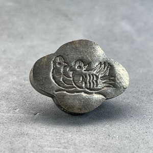 Vintage silver bead: hand hammered details of a pair of mandarin ducks, love and harmony,  rare finds