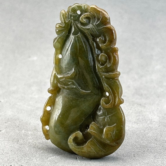 One hand carved jadeite pendant, vintage jadeite … - image 3